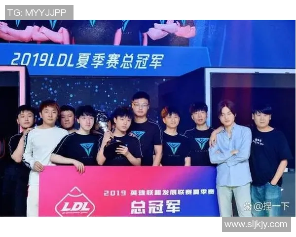 德玛西亚杯激战正酣 LPL顶尖战队争锋夺冠之路谁将登顶荣耀之巅 德玛西亚杯激战正酣 LPL顶尖战队争锋夺冠之路谁将登顶荣耀之巅