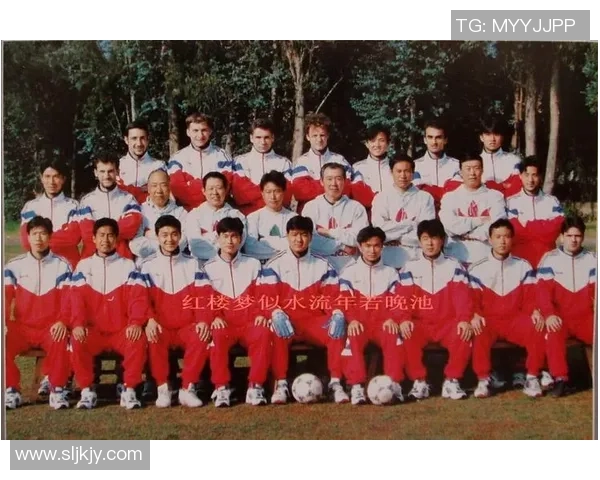 探寻多位传奇足球运动员成长经历与赛场风采全景纪实解析报道巡礼 探寻多位传奇足球运动员成长经历与赛场风采全景纪实解析报道巡礼