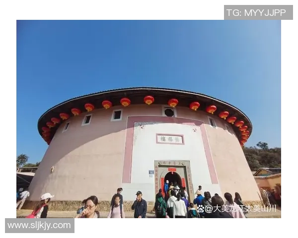 梅州客家文化传承与发展：探析其独特语言、习俗与现代变革的融合之路