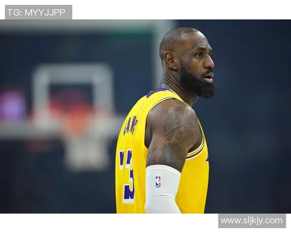 湖人凯尔特人经典对决再度上演 谁将问鼎新赛季篮球荣耀 湖人凯尔特人经典对决再度上演 谁将问鼎新赛季篮球荣耀