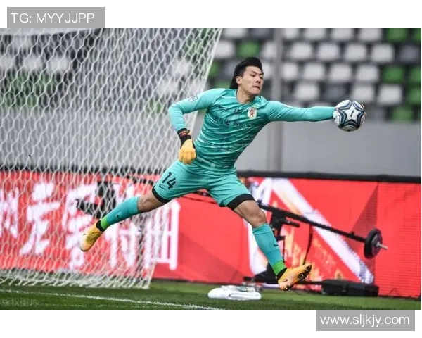 王大雷以稳健守门技惊四座助球队再创辉煌载入赛季传奇