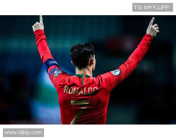 聚焦绿茵传奇球星成长故事与赛场风云全景解析与未来展望潮流动向