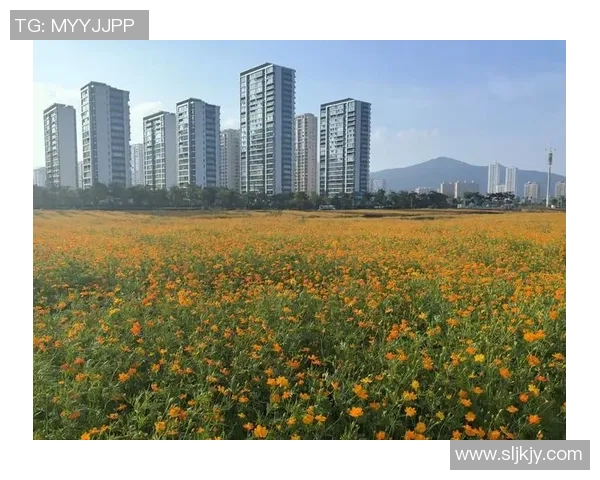 花海映衬王者风姿展现壮丽盛景诉说荣耀与梦想